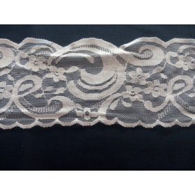 Fehér csipke méteráru 9 cm széles