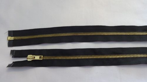 Fém bontható cipzár - húzózár, fekete színű, 80 cm hosszú. 