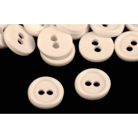   2 lyukú kisméretű ekrü műanyag gomb - 10 mm / 11 db -os kiszerelés