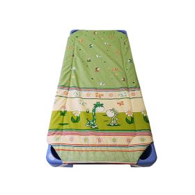   Vidám Zsiráf mintás ovis gumis töltött lepedő 55x130 cm