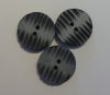 Műanyag gomb, két lyukú, szürke színű 23 mm Műanyag gomb, két lyukú, szürke színű 23 mm
