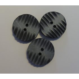 Műanyag gomb, két lyukú, szürke színű ¤ 23 mm