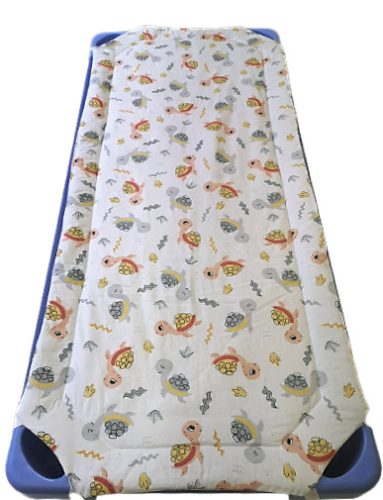 Gumifüles töltött lepedő teknősbéka mintával - 55x130 cm