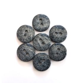 Szürke gyöngyházfényű   2 lyukas inggomb - 13 mm