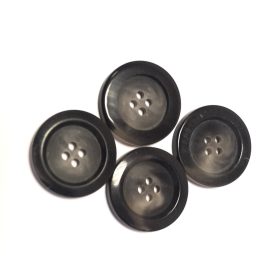 kabat-gomb-4-lyukas-szurke-28-mm