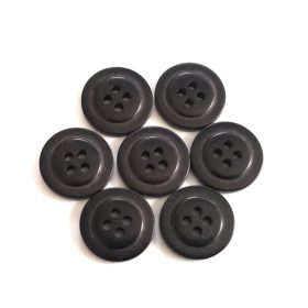 Fekete gomb 4 lyukas 10 db-os csomagban - 18 mm