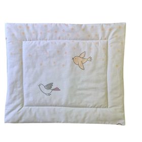 Lapos ovis kispárna fehér alapon kismadarak mintával