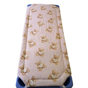   Töltött gumifüles lepedő rózsaszín szívecskés maci mintával  55x130 cm méretben