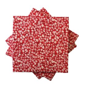   Székpárna - ülőpárna 35x35x2cm piros alapon fehér virágok mintával pamutból