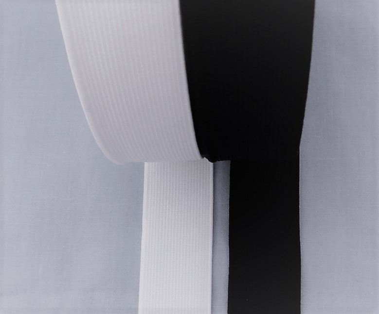 Gumiszalag - gumipertli 30 mm széles fekete és fehér színben 