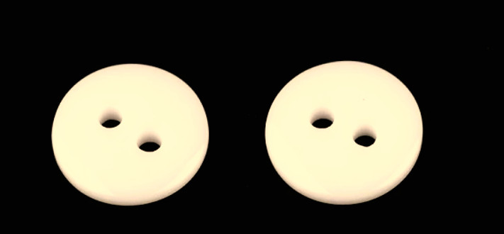 Image of 2 lyukas ekrü színű műanyag 10 db - os gomb csomag - 14 mm