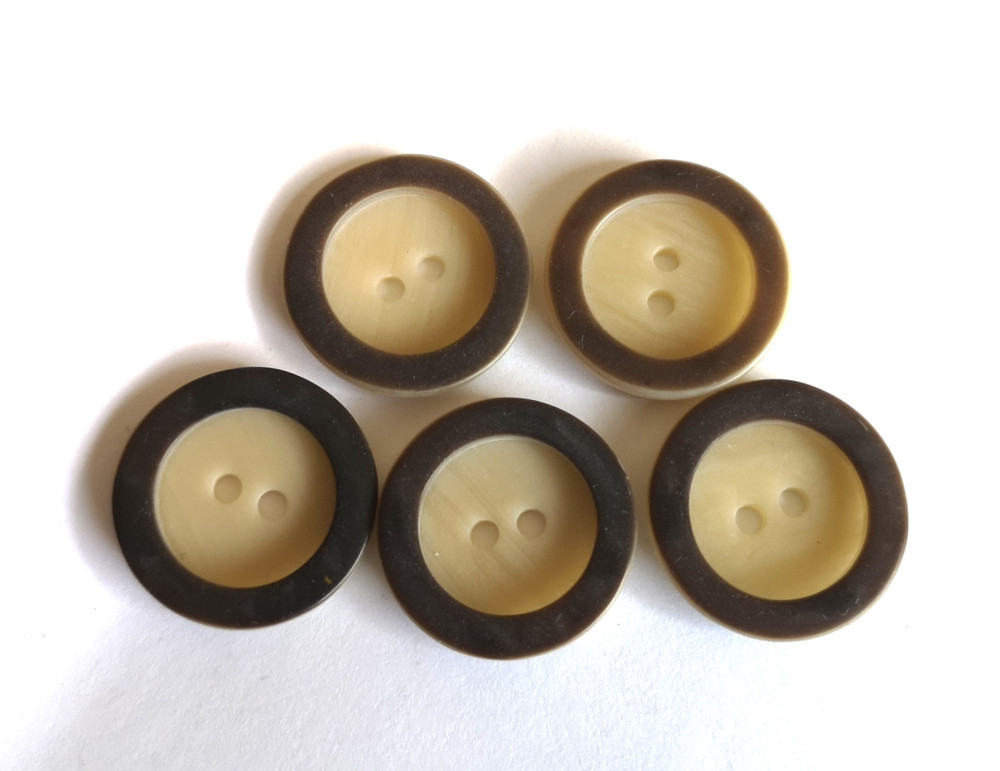 Image of Műanyag gomb 7 db-os csomagban - 24 mm