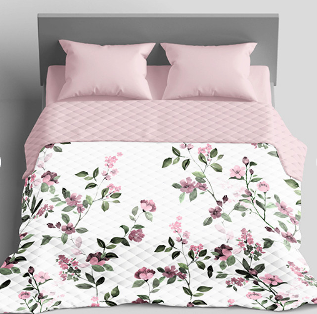 Kétoldalas steppelt ágytakaró mályva virágszál mintával 220x240 cm - párnahuzat nélkül